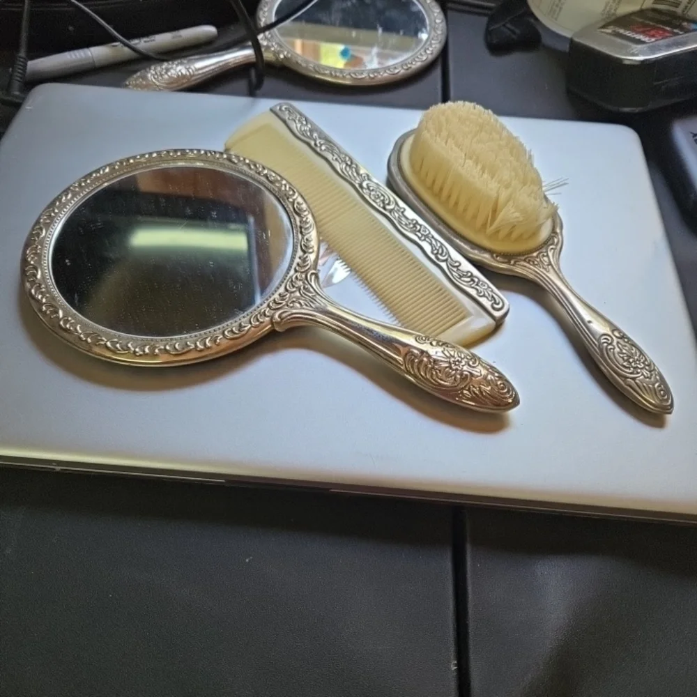 Vintage-Style Silver Hand Mirror, Brush & Comb Set - Cream Brush